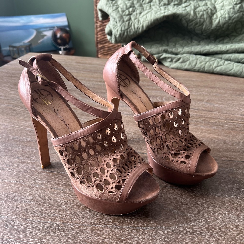 House of Harlow 70s Style Heels sz39